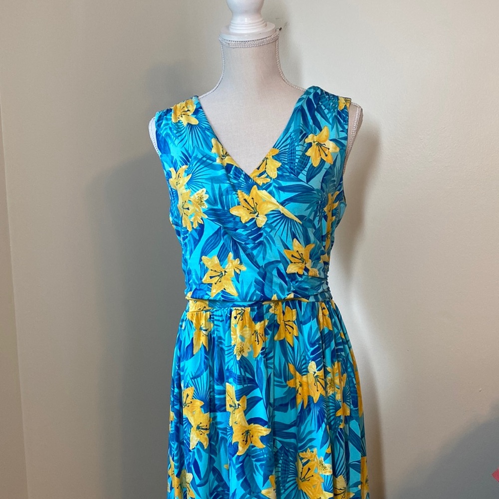Lands’ End Fit And Flare Maxi Dress Sz Medium Floral Blue Yellow
